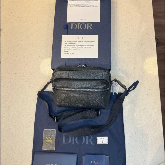 DIOR RIDER 2.0 ZIPPED MESSENGER BAG - Picture 11 of 12
